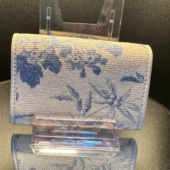 *RARE* Gucci Herbarium Floral Key Case "Japan Exclusive" - EUC - Picture 2 of 8